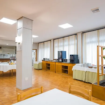 Alda 호텔 보이로