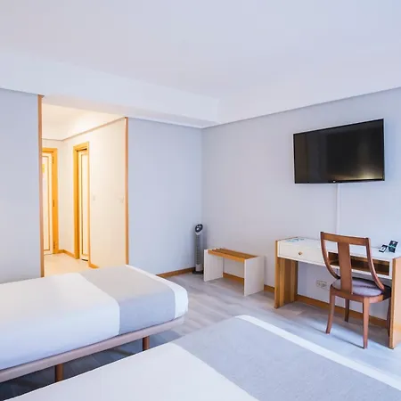 Alda 호텔 보이로